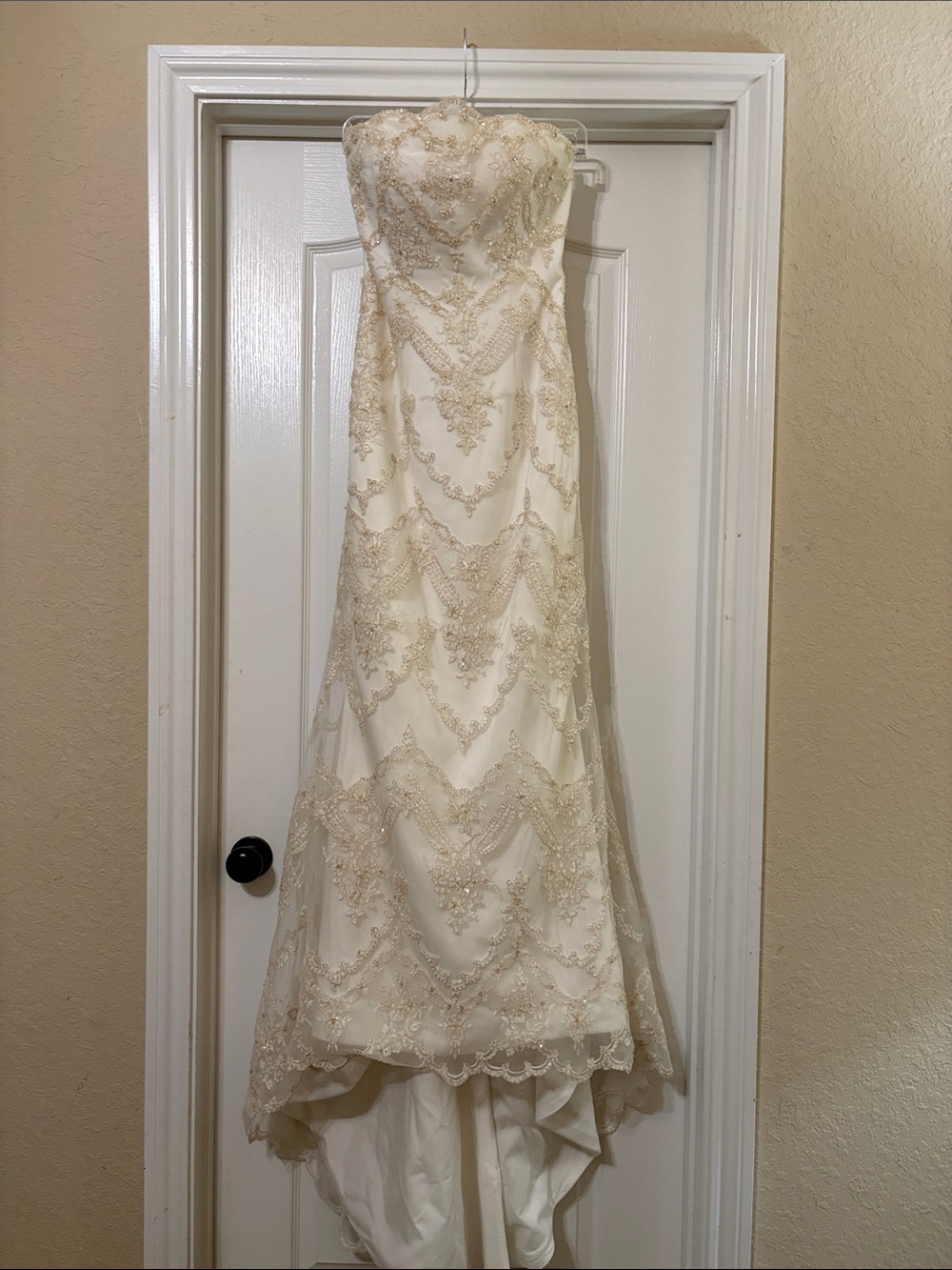 Strapless Ivory-Beige Lace Wedding Dress